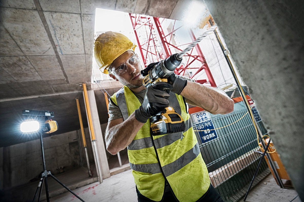 DEWALT DCD996P2-B5 18V XR LI-ION 13MM BRUSHLESS PREMIUM HAMMER DRILL DRIVER 5.0AH BATTERY, 3 YEARS WARRANTY