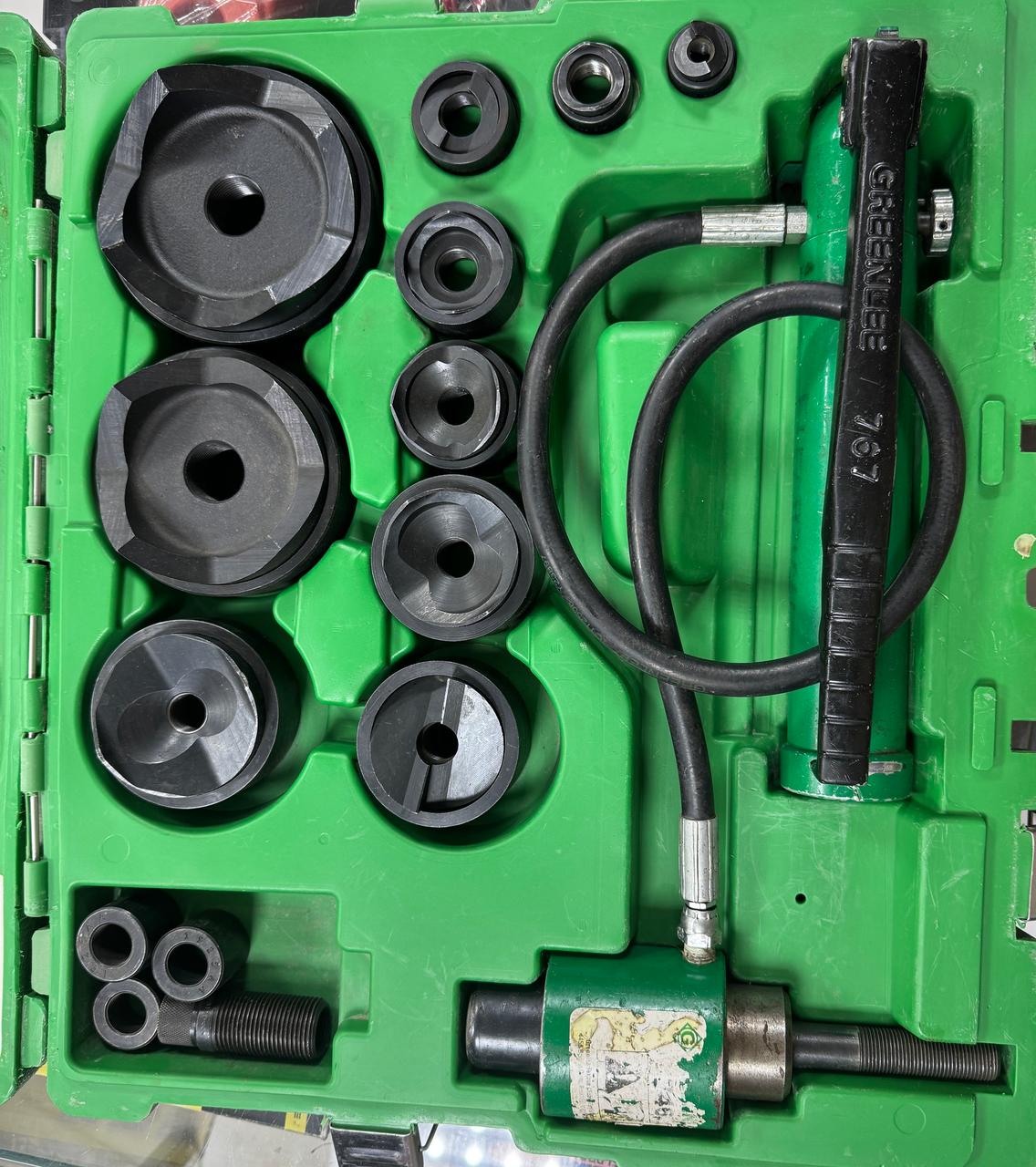 Greenlee 7310SB Ram and Hand Pump Hydraulic Driver Kit with 10 Slug Buster Punches USED